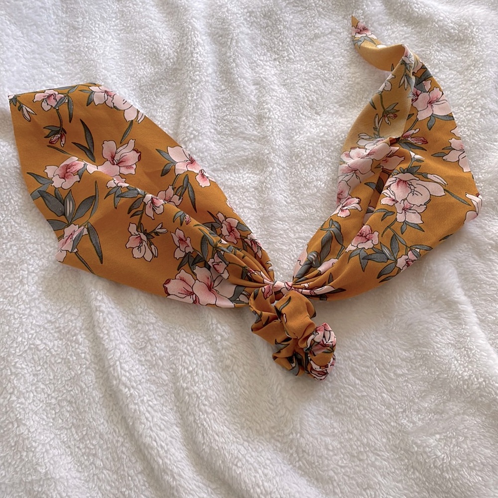 Scrunchie, hair ribbon